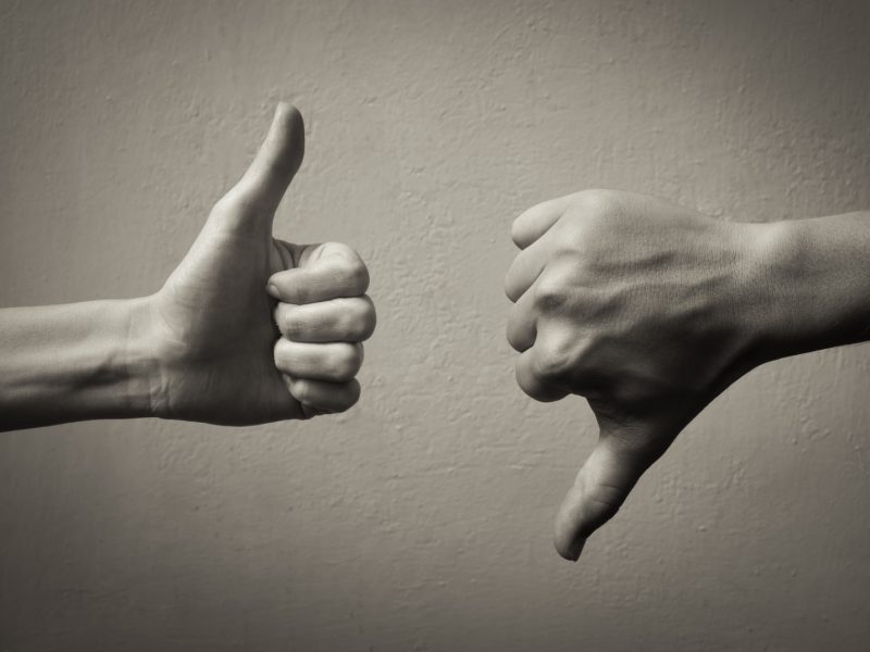 thumbs up and thumbs down